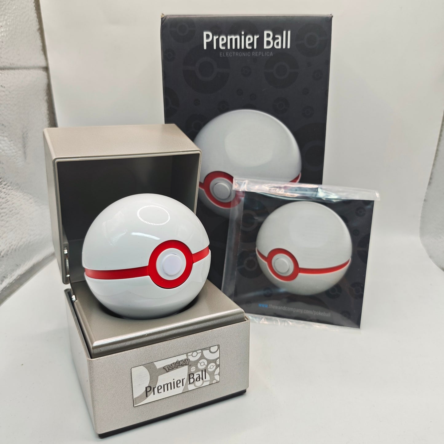 Pokémon Premier Ball Electronic Replica di The Wand Company